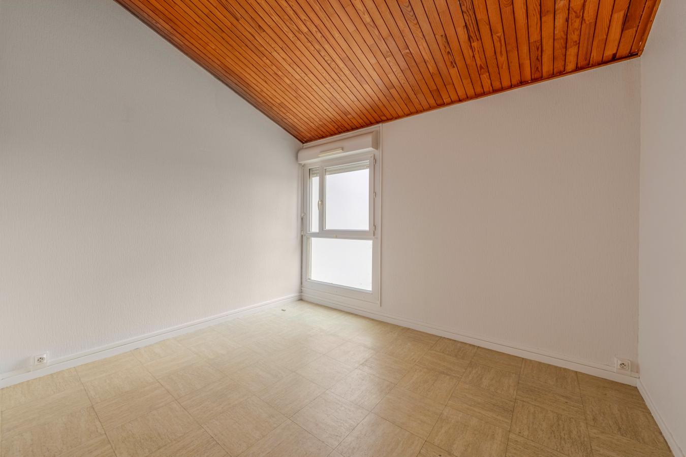 
																																							4 pièces - 
																																						RDC 79 000 € - Photo #3