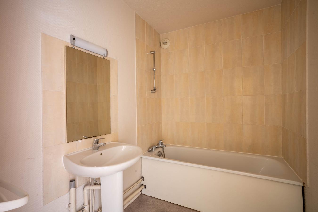 
																																							3 pièces - 
																																						1er étage - 67m² - 120 000 € - Photo #7