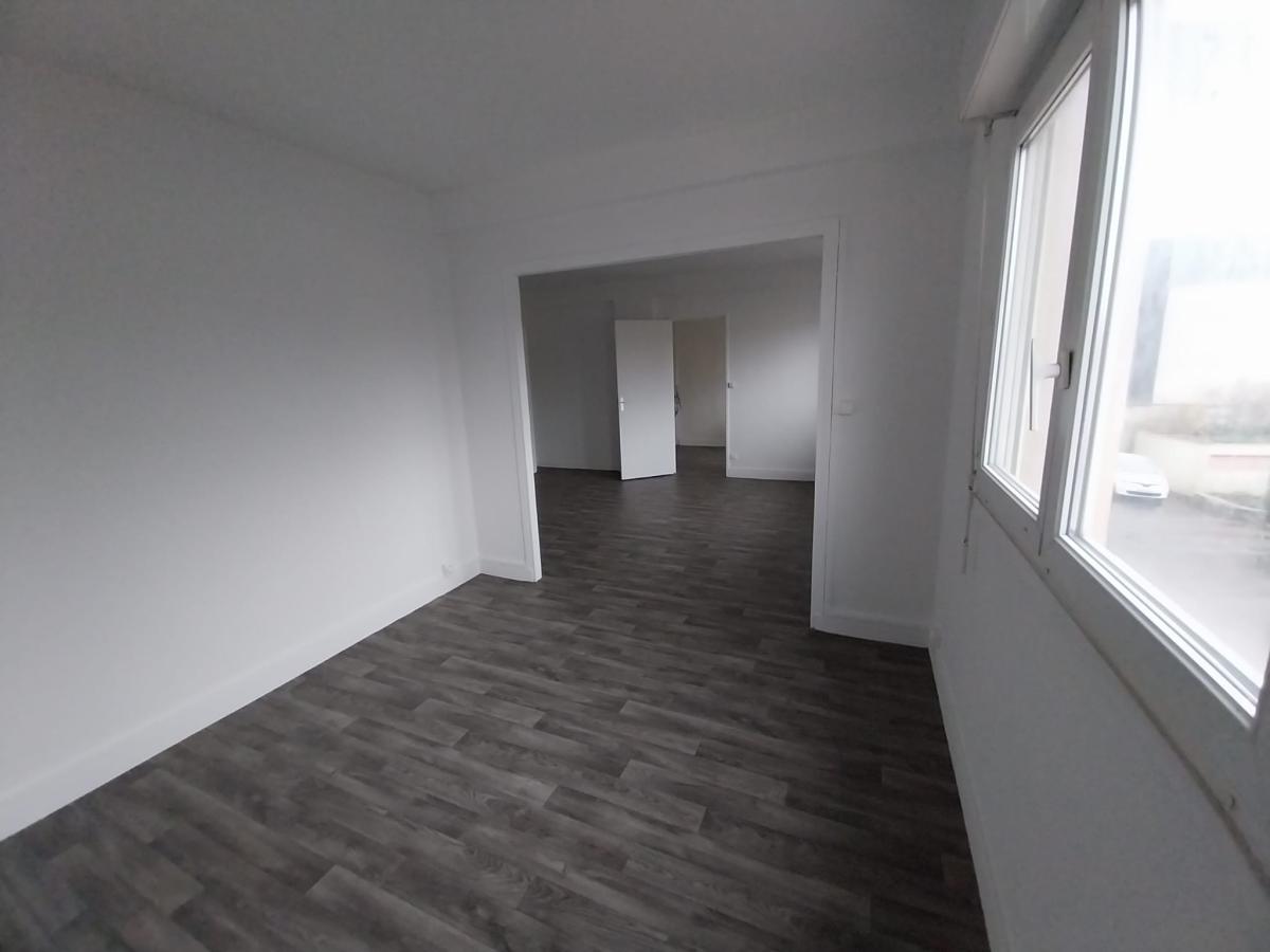 
																			4 pièces - 
																		1er étage - 71m² - 285 000 € - Photo #2