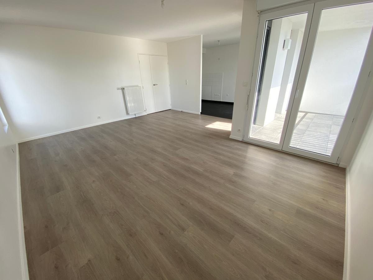 
																			3 pièces - 
																		7ème étage - 69m² - 868,96 € - Photo #2