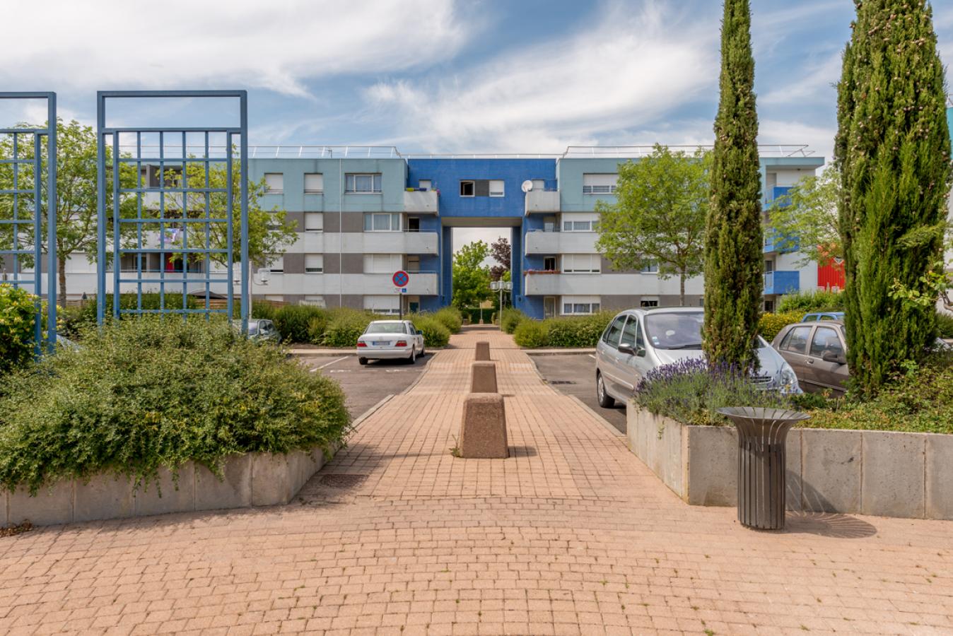 
																																							3 pièces - 
																																						RDC - 75m² - 705,80 € - Photo #1