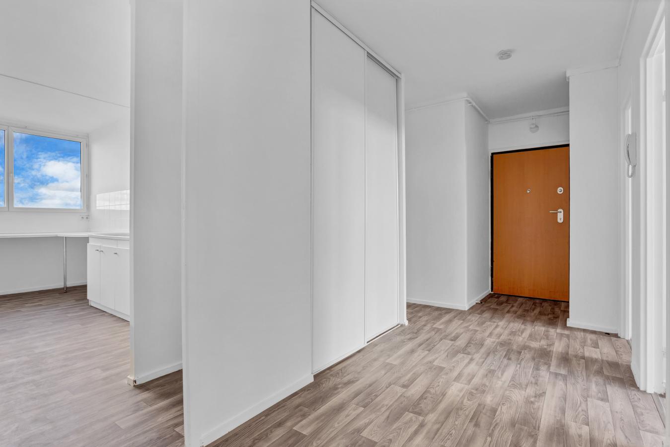 4 pièces - 11ème étage - 76m² - 1 458,44 € - Photo #1