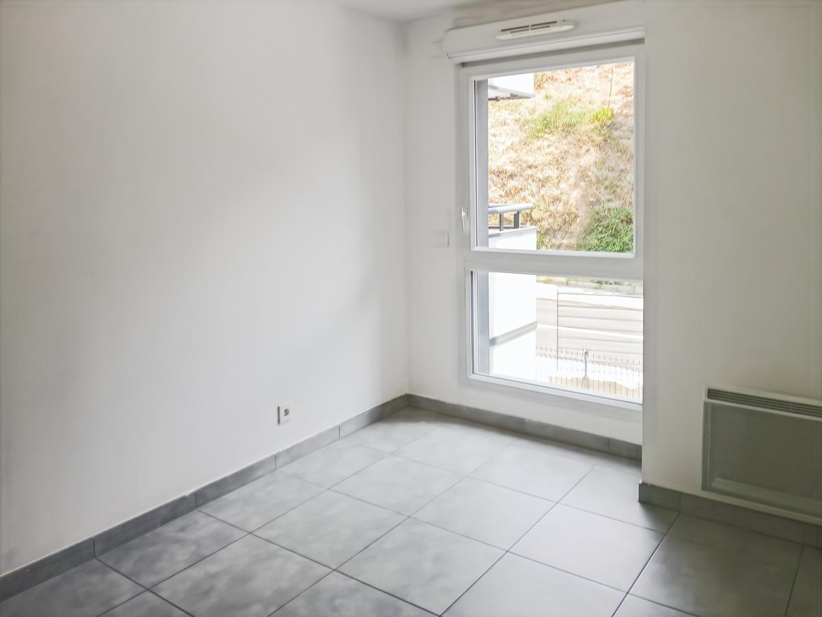 
																																							3 pièces - 
																																						1er étage - 58m² - 1 126,51 € - Photo #4
