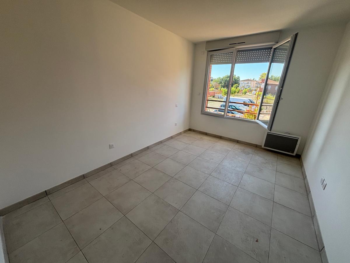 
																																							3 pièces - 
																																						1er étage - 64m² - 759,15 € - Photo #6