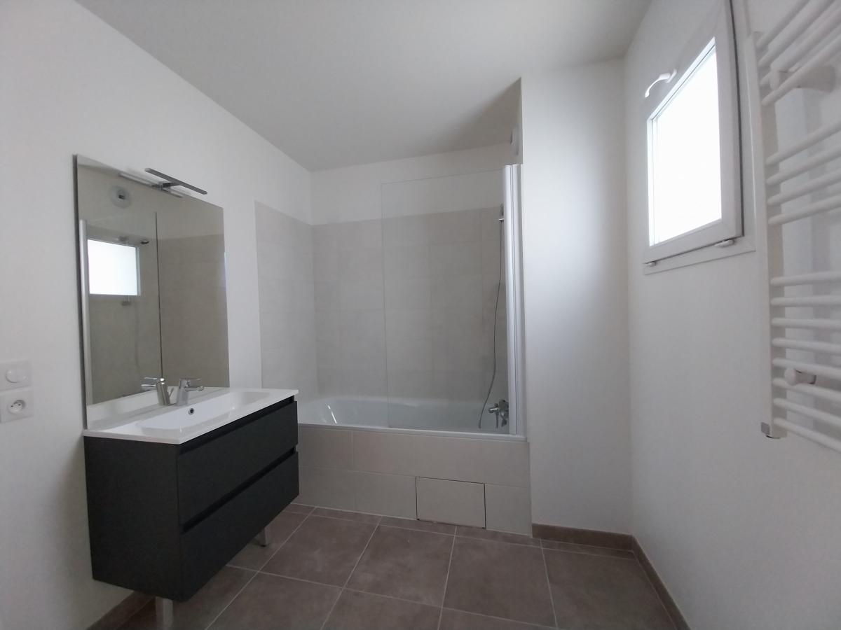 
																																							4 pièces - 
																																						RDC - 97m² - 1 194,35 € - Photo #6