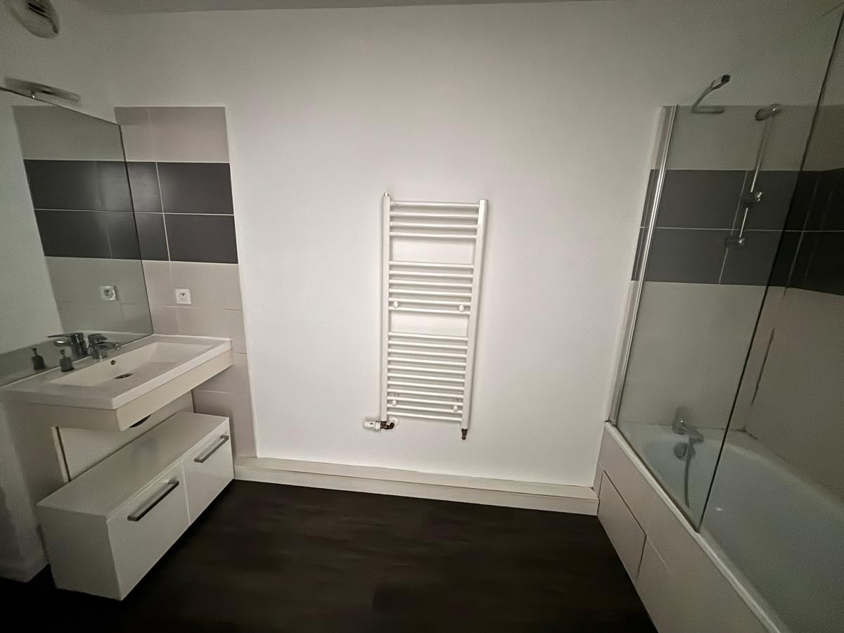 
																			4 pièces - 
																		4ème étage - 85m² - 1 007,75 € - Photo #5