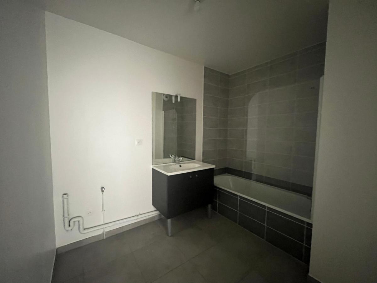 3 pièces - 1er étage - 64m² - 809,55 € - Photo #5
