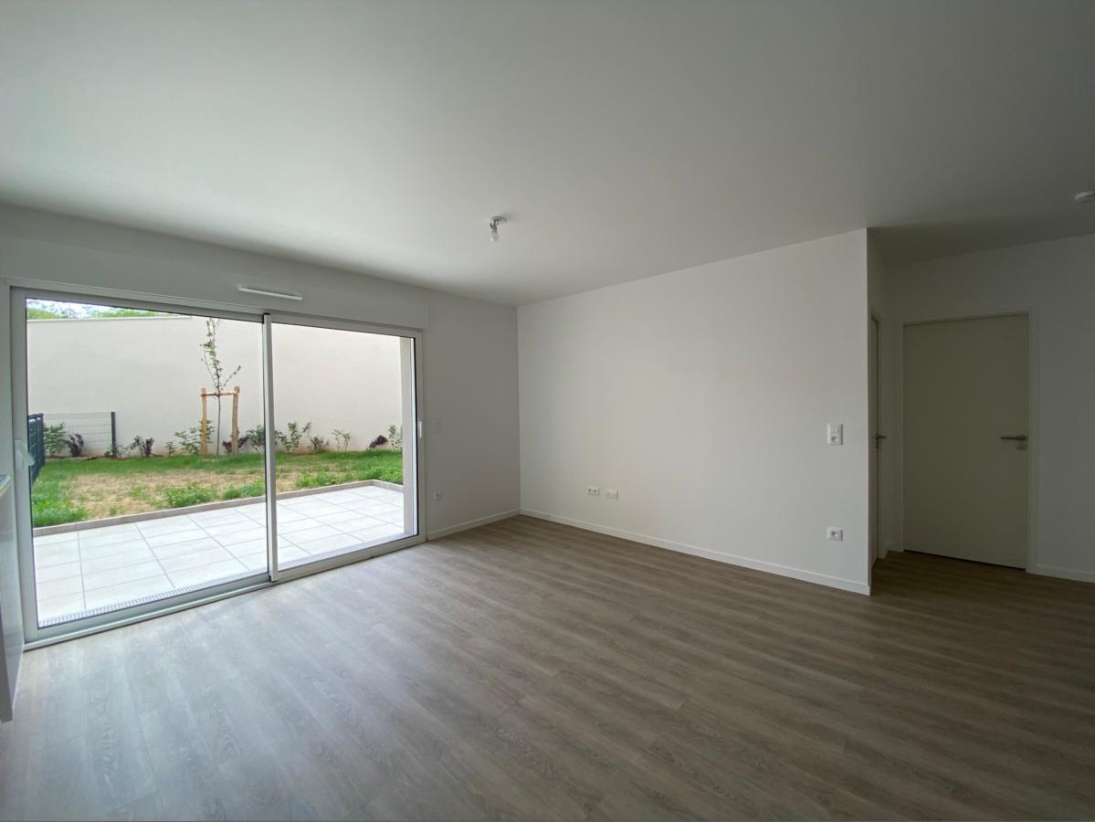 
																			2 pièces - 
																		RDC - 53m² - 784,13 € - Photo #2