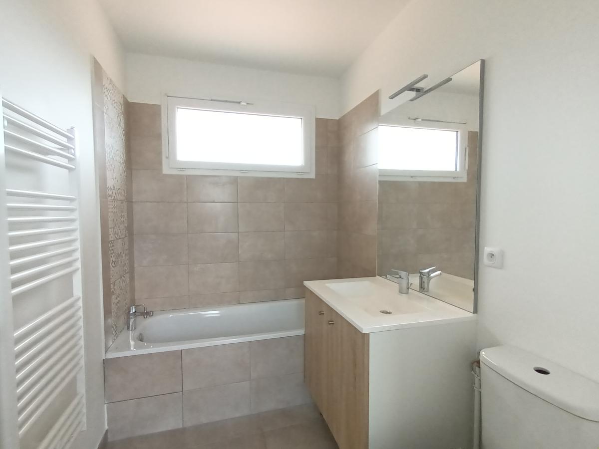 
																																							4 pièces - 
																																						RDC - 95m² - 1 082,92 € - Photo #3
