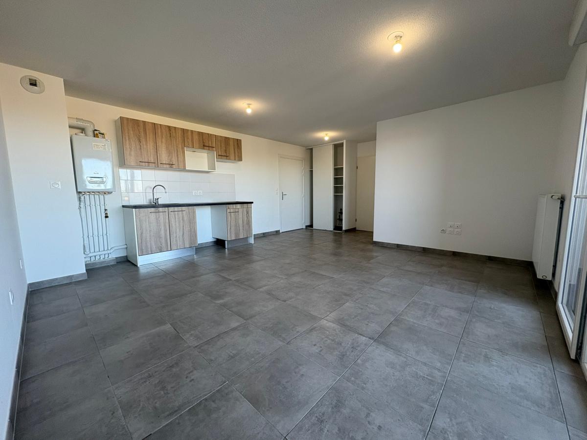 
																																							3 pièces - 
																																						1er étage - 65m² - 721,17 € - Photo #2