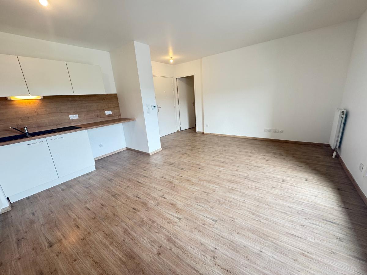 3 pièces - 4ème étage - 63m² - 805,14 € - Photo #0