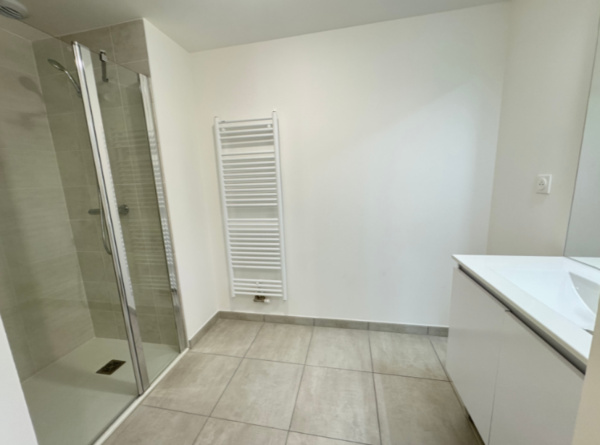 
																																							3 pièces - 
																																						2ème étage - 68m² - 932,88 € - Photo #4