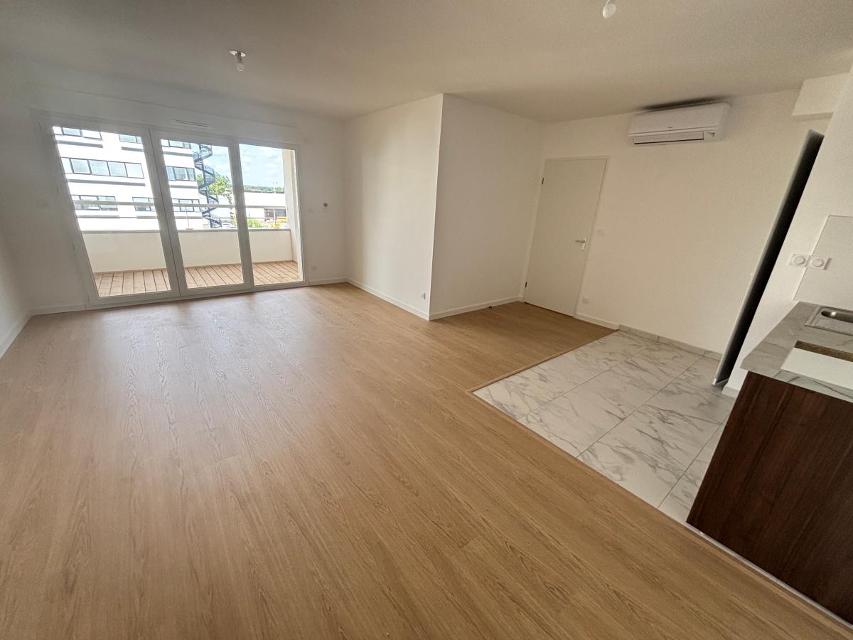 
																																							3 pièces - 
																																						3ème étage - 64m² - 717,83 € - Photo #2