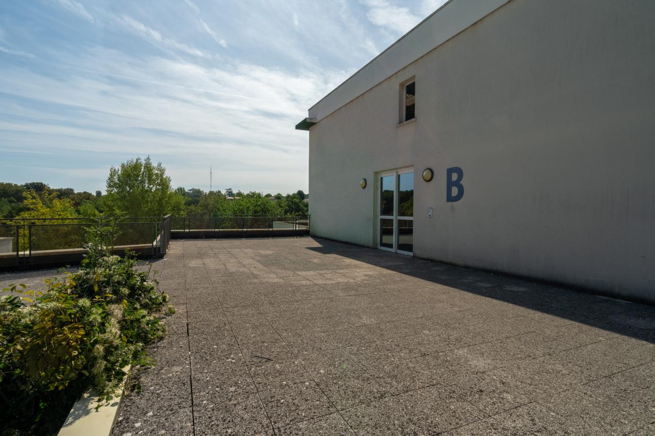 
																																							3 pièces - 
																																						4ème étage - 63m² - 734,37 € - Photo #1