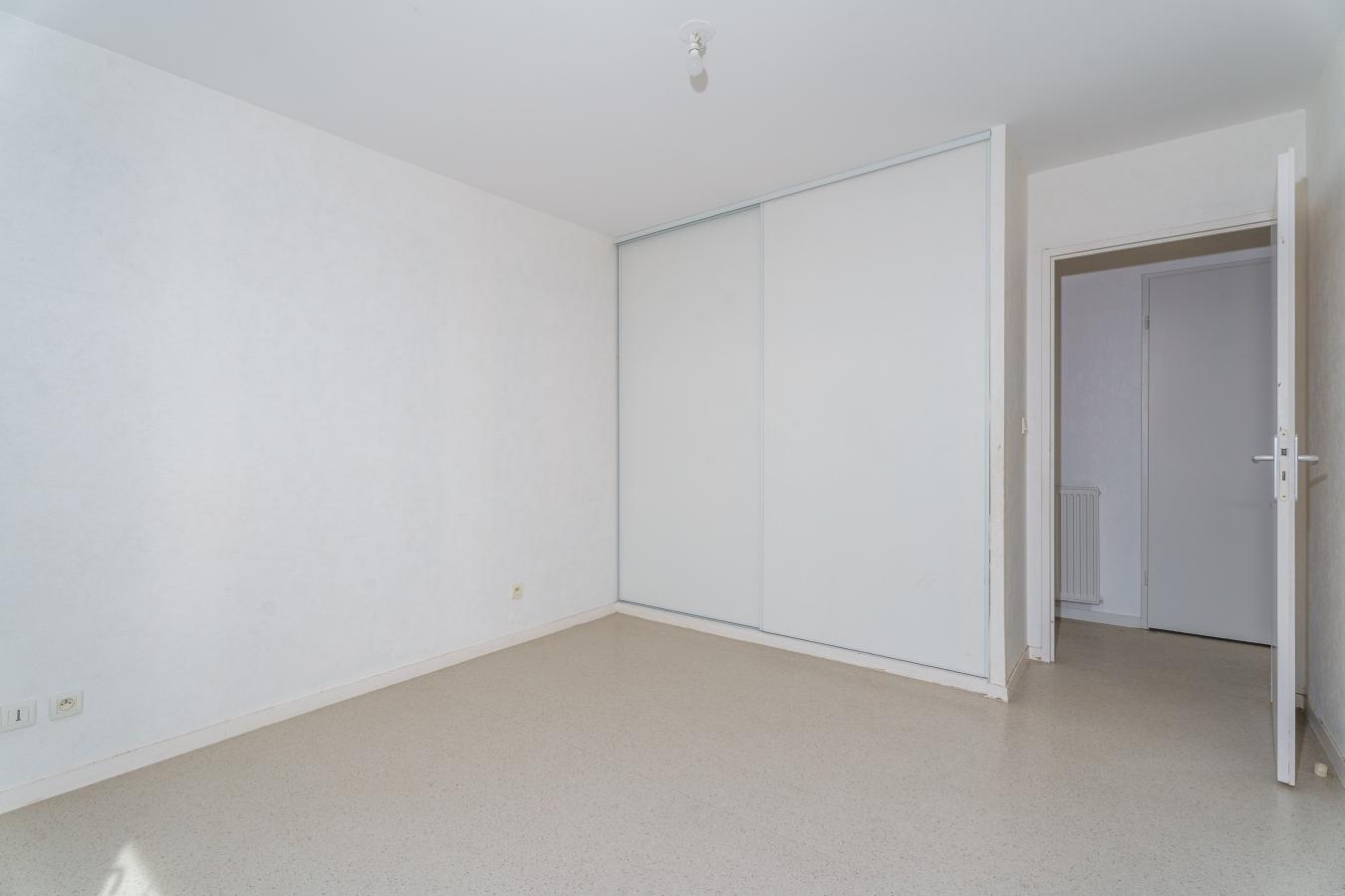 
																																							5 pièces - 
																																						2ème étage - 115m² - 211 300 € - Photo #4