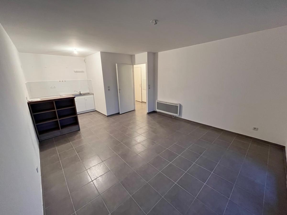 
																																							2 pièces - 
																																						RDC - 45m² - 868,56 € - Photo #2