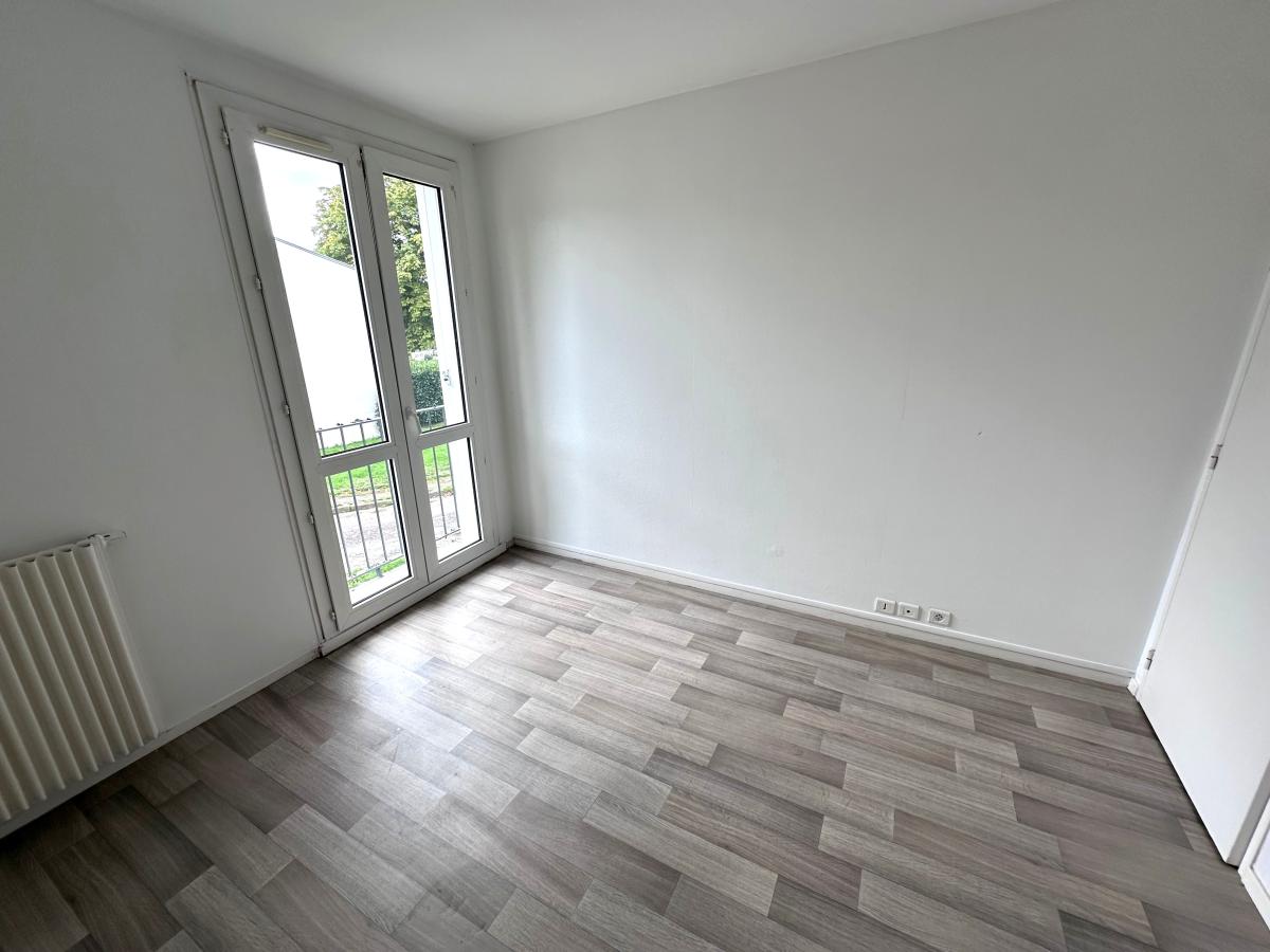 
																																							3 pièces - 
																																						RDC - 67m² - 631,92 € - Photo #4