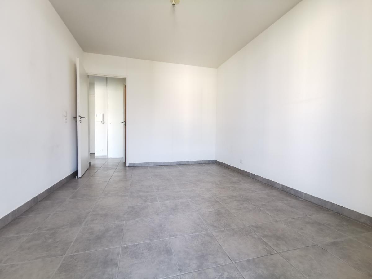 
																																							4 pièces - 
																																						6ème étage - 79m² - 1 025,38 € - Photo #5