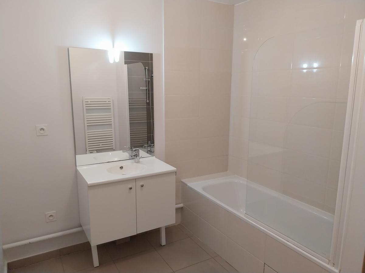
																			3 pièces - 
																		4ème étage - 68m² - 1 018,18 € - Photo #3