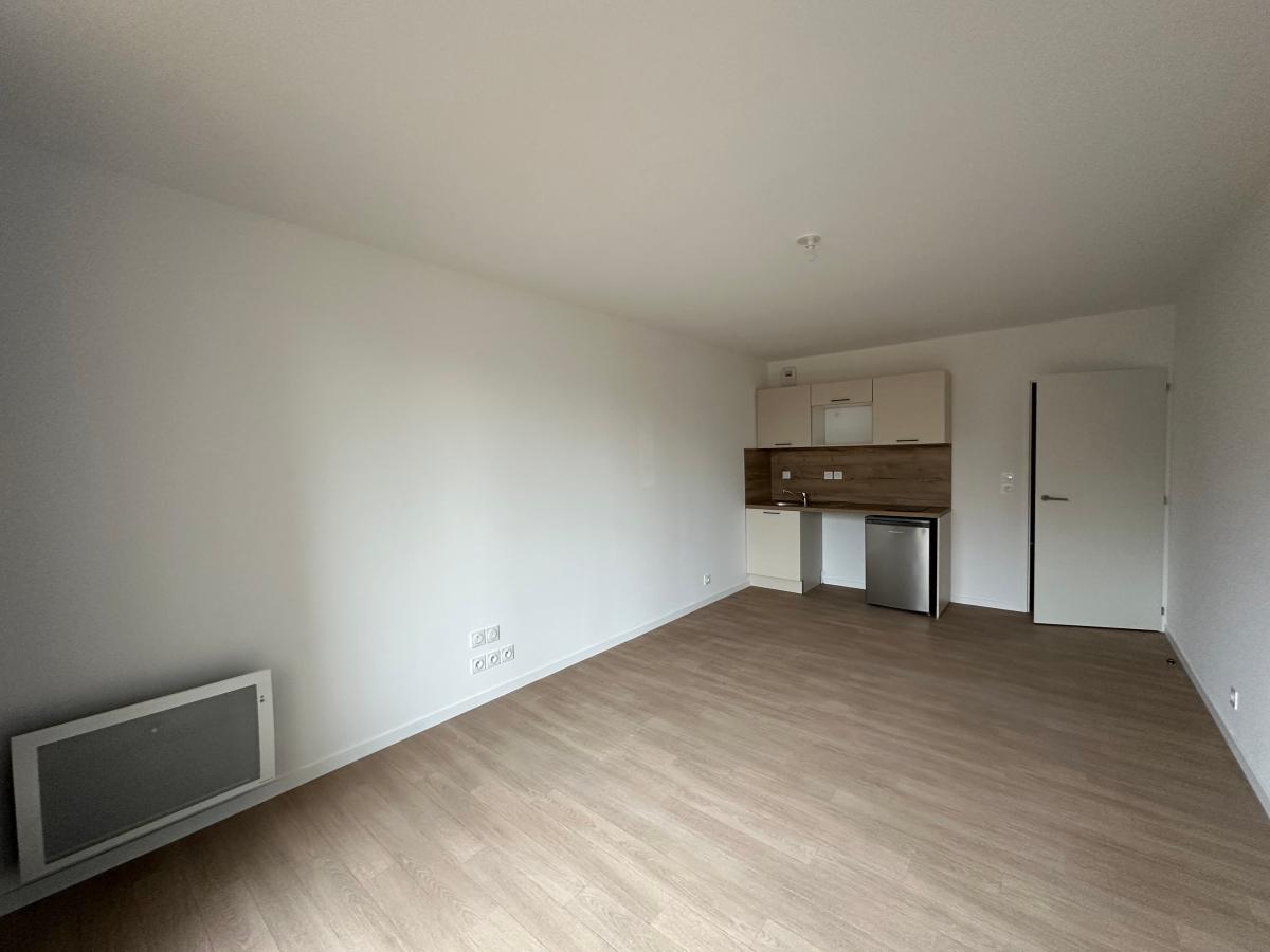 
																			2 pièces - 
																		1er étage - 45m² - 676,84 € - Photo #4