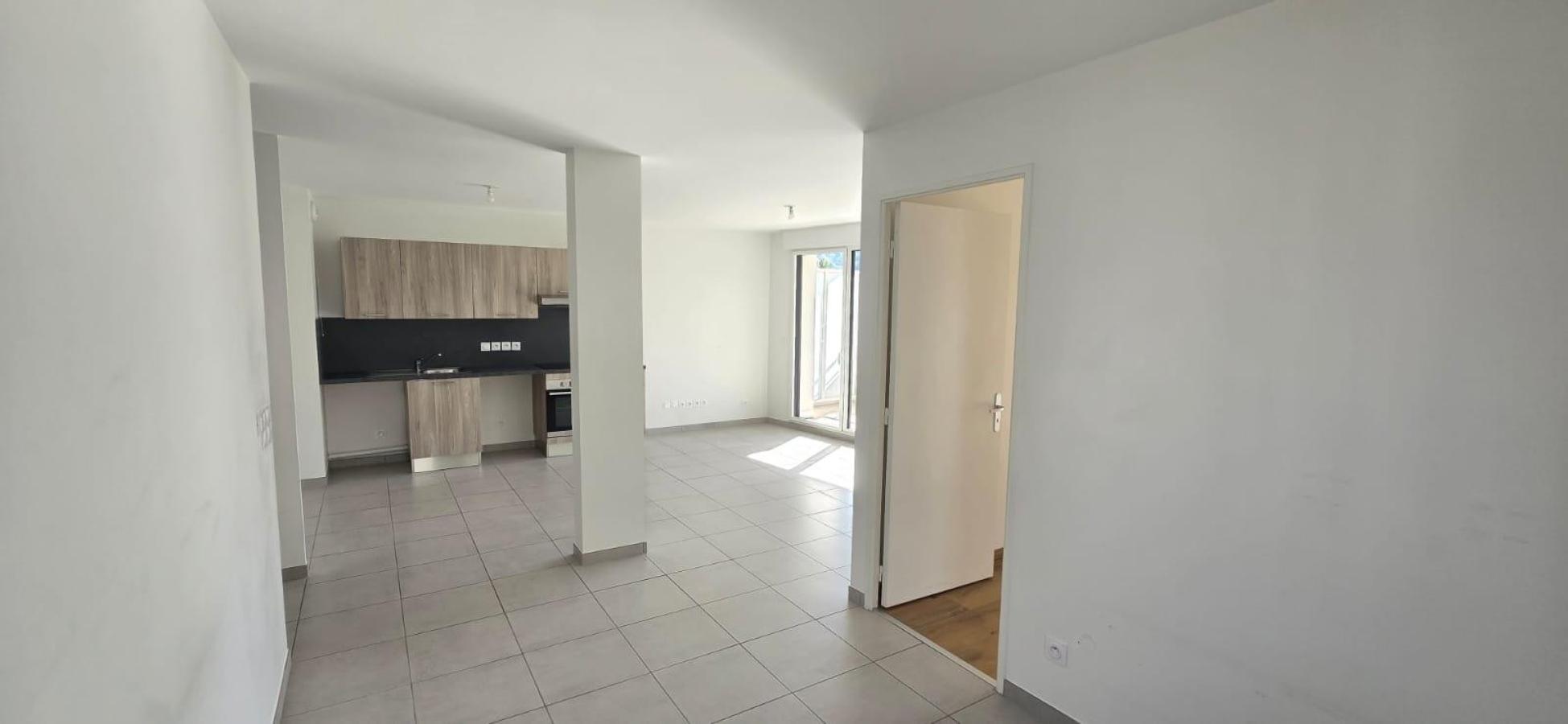 4 pièces - 2ème étage - 83m² - 1 156,83 € - Photo #4