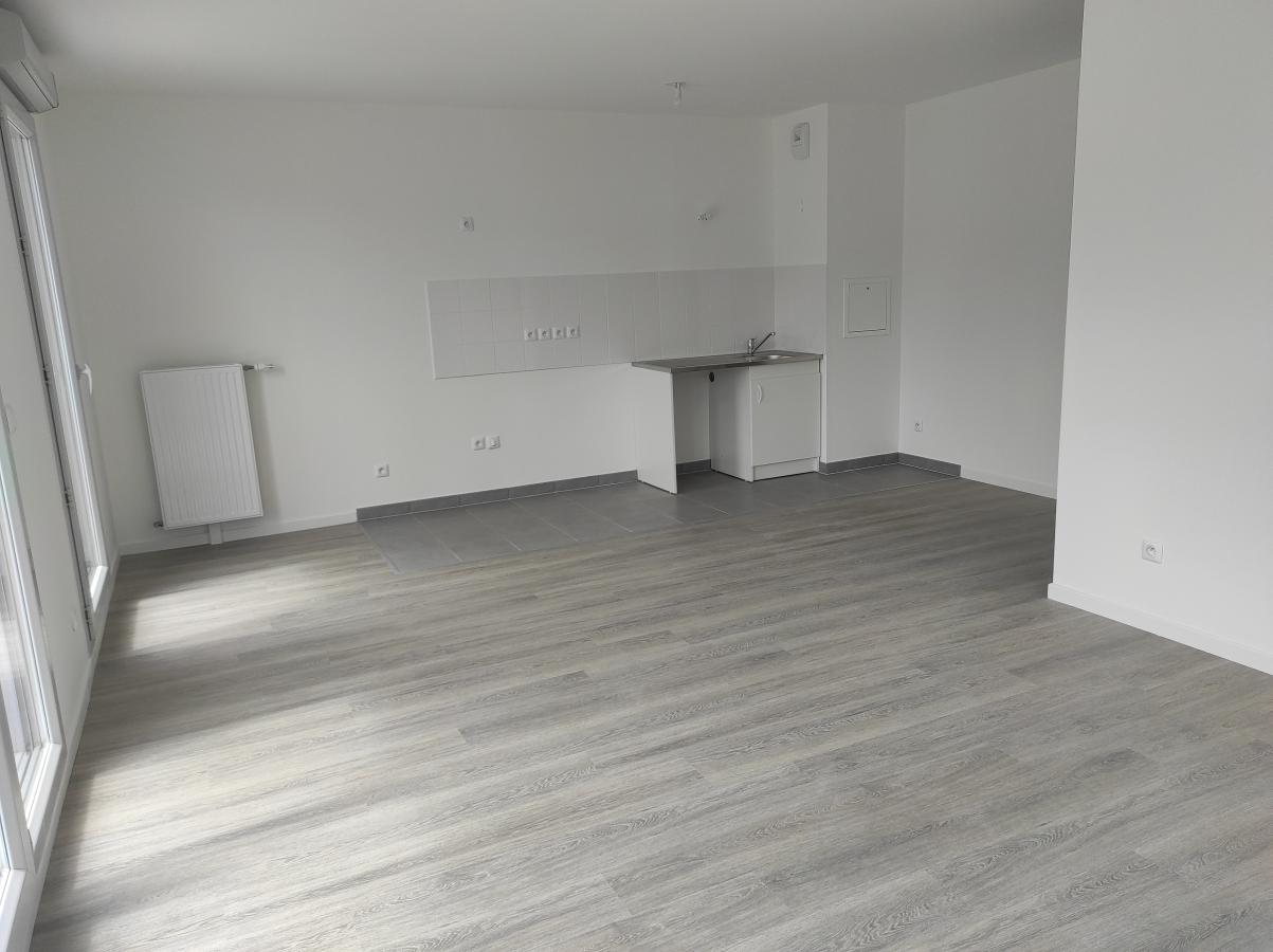 
																																							3 pièces - 
																																						2ème étage - 65m² - 1 103,37 € - Photo #2
