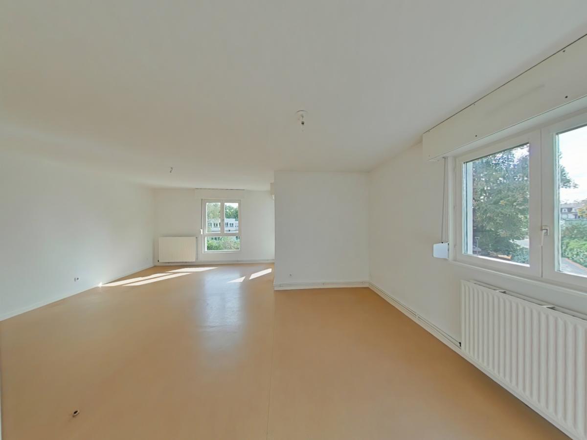 4 pièces - 1er étage - 83m² - 747,46 € - Photo #4