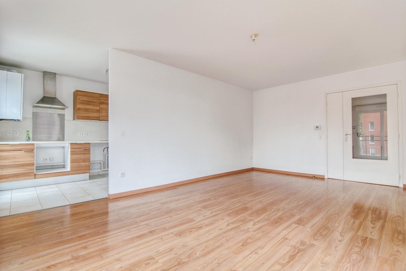 
																																							3 pièces - 
																																						1er étage - 64m² - 721,31 € - Photo #2