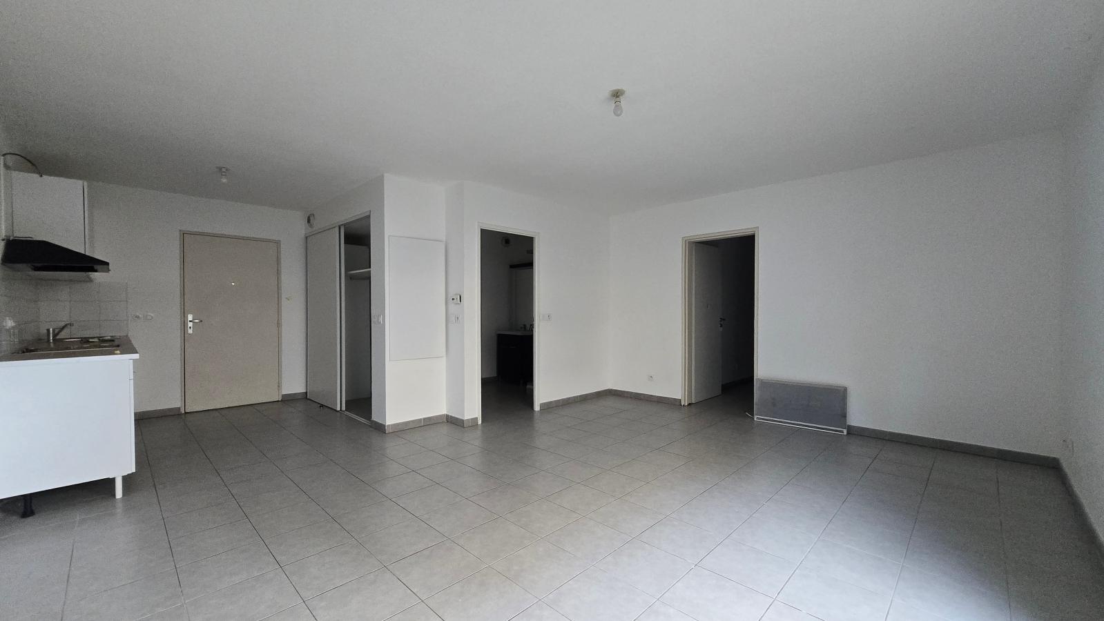 
																																							2 pièces - 
																																						RDC - 53m² - 888,75 € - Photo #3