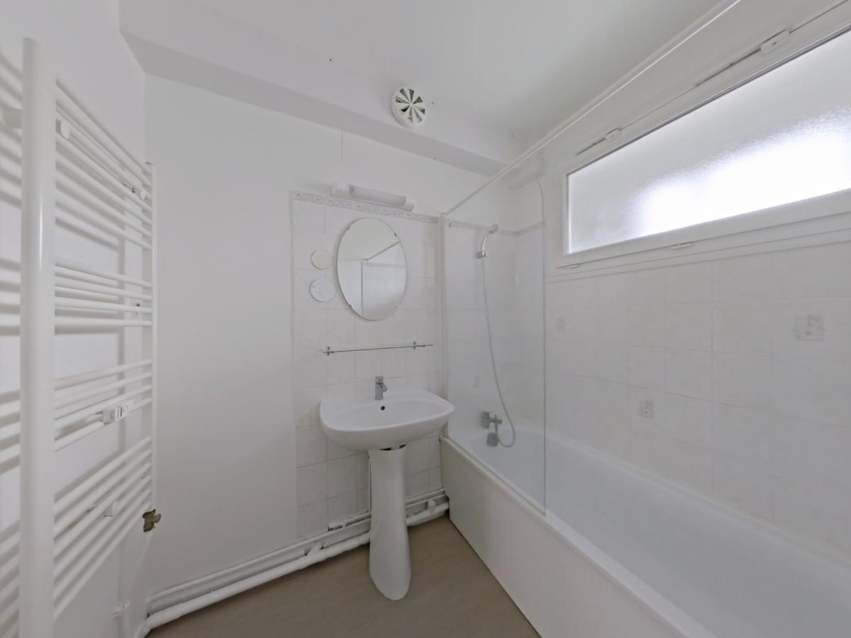 
																																							4 pièces - 
																																						7ème étage - 74m² - 819,94 € - Photo #5