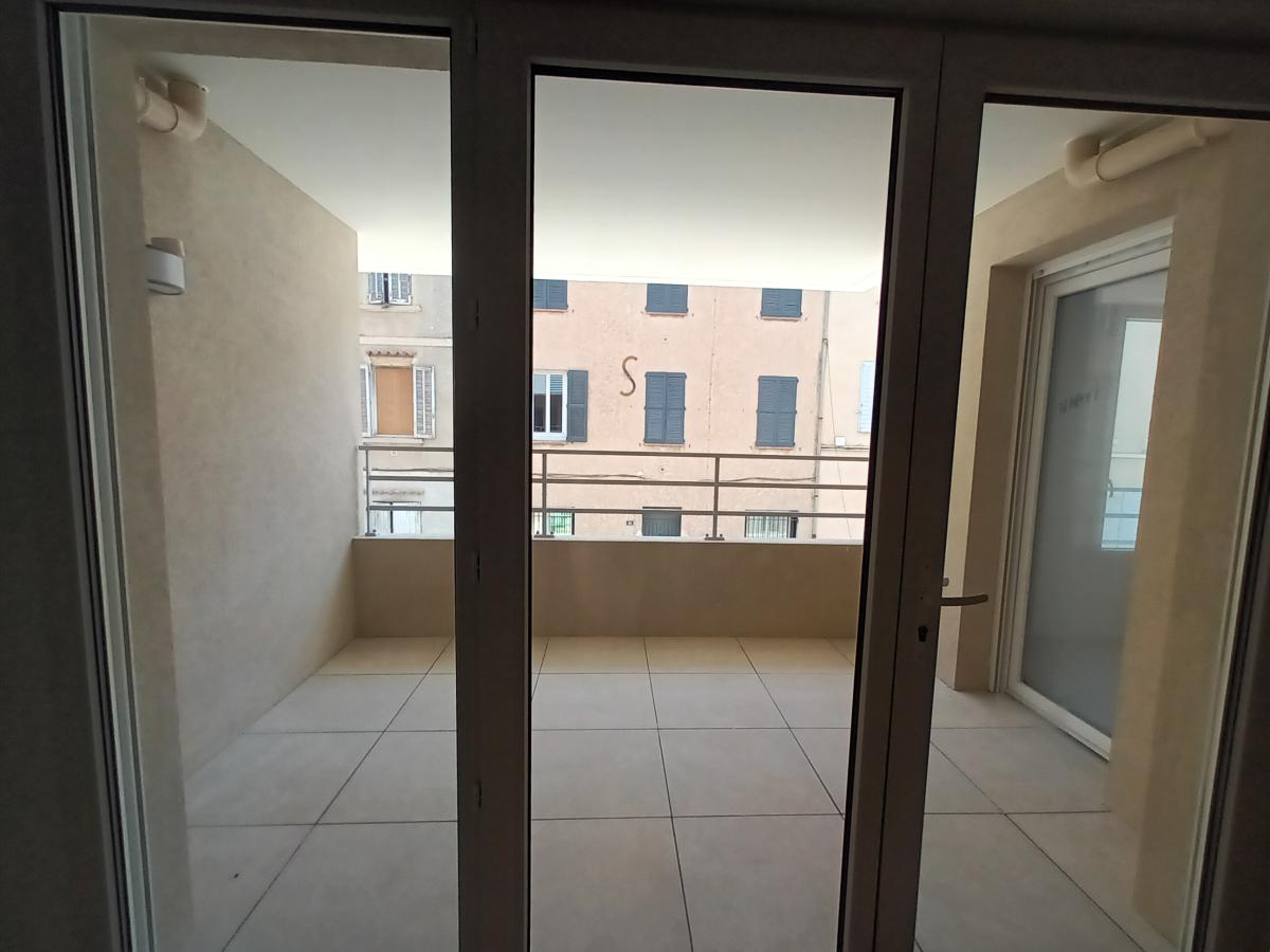 2 pièces - 1er étage - 39m² - 719,34 € - Photo #2