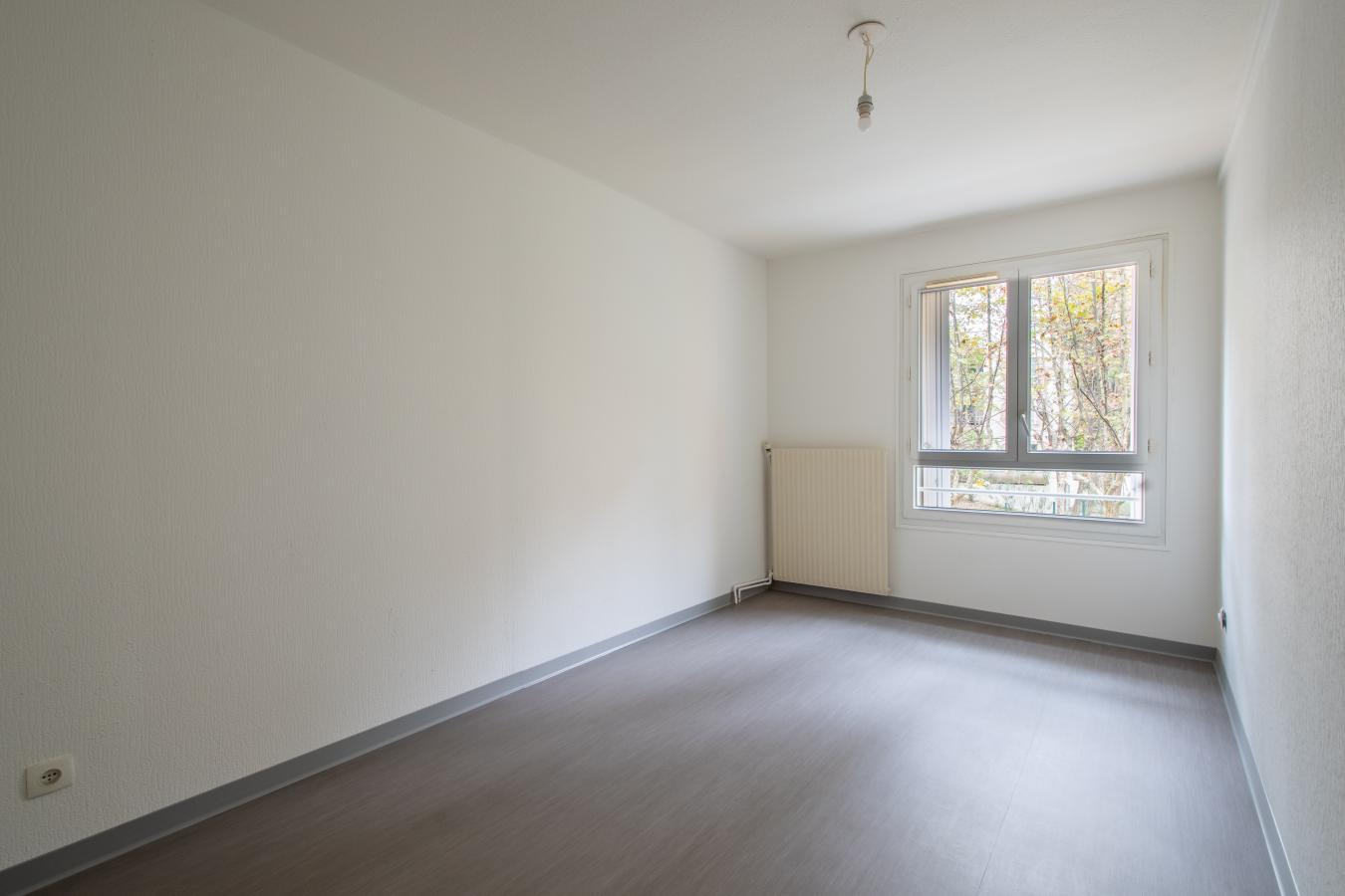 
																			4 pièces – 
																		1er étage – 86m² - 205 000 € - Photo #4