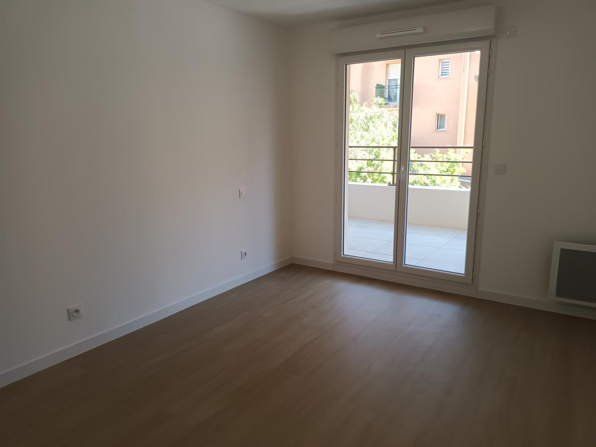 
																			3 pièces - 
																		2ème étage - 60m² - 1 055,05 € - Photo #5