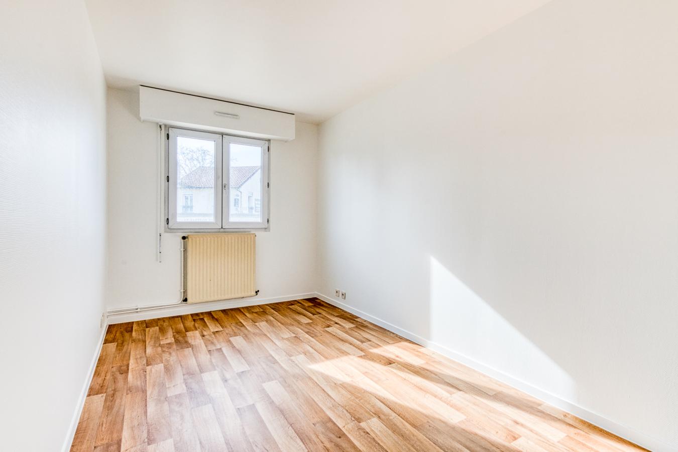 
																			4 pièces - 
																		1er étage - 82m² - 325 000 € - Photo #5