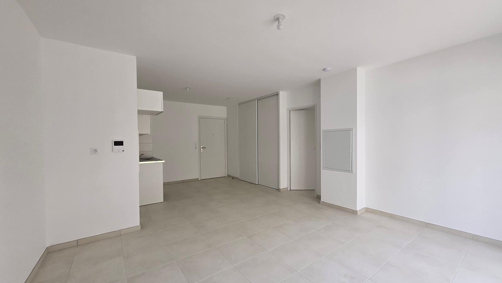 2 pièces - RDC - 45m² - 641,94 € - Photo #2