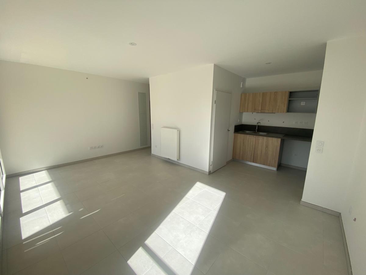 3 pièces - 3ème étage - 66m² - 1 054,18 € - Photo #0