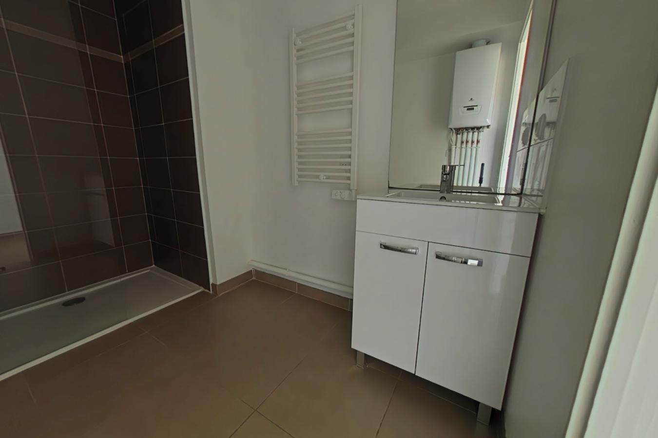 
																																							2 pièces - 
																																						4ème étage - 38m² - 797,38 € - Photo #6