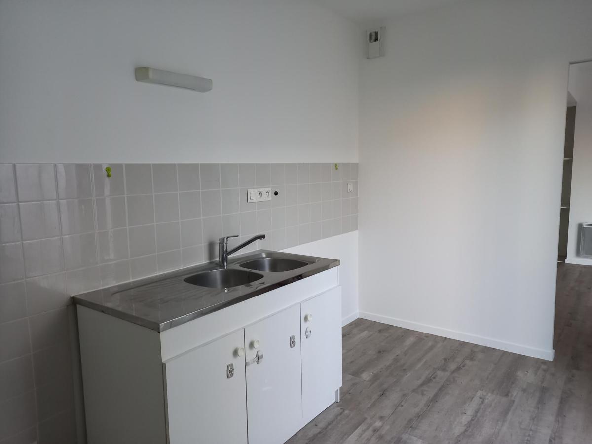 
																																							3 pièces - 
																																						RDC - 68m² - 762,68 € - Photo #4