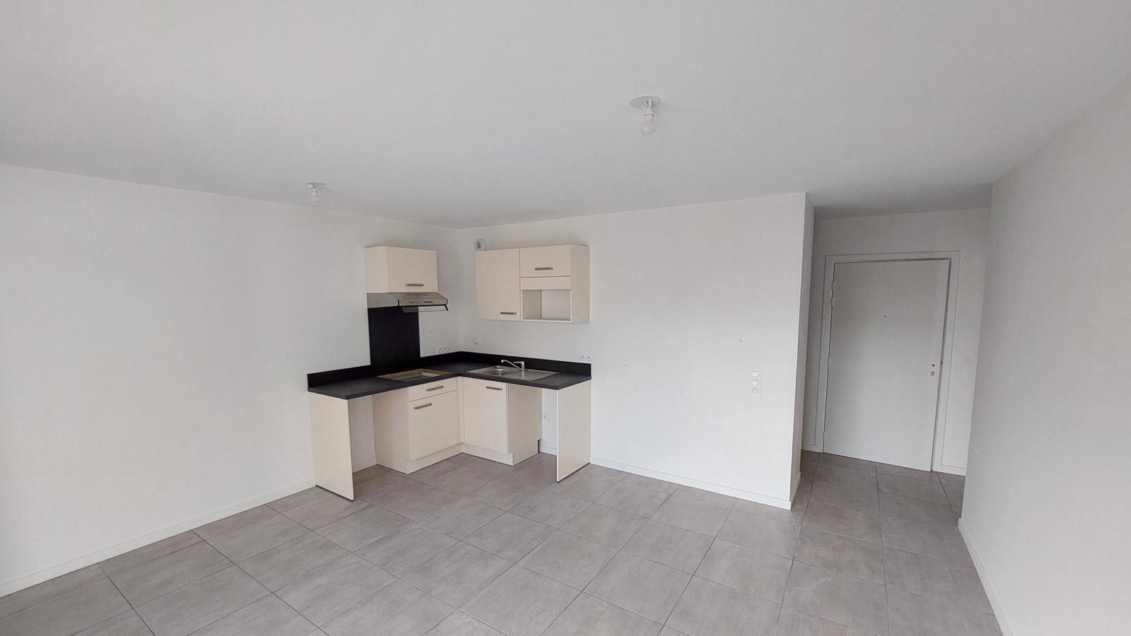 
																																							3 pièces - 
																																						RDC - 65m² - 903,31 € - Photo #1