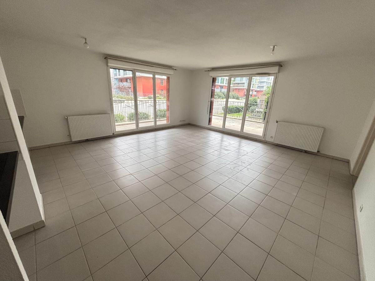 
																			4 pièces - 
																		RDC - 84m² - 1 039,28 € - Photo #2