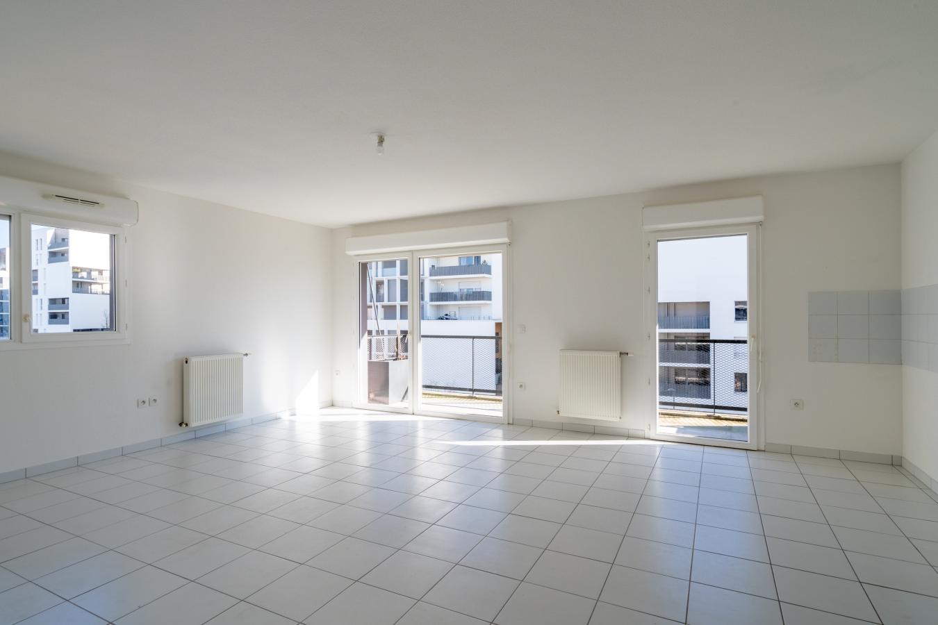 
																																							4 pièces - 
																																						5ème étage - 90m² - 297 000 € - Photo #2