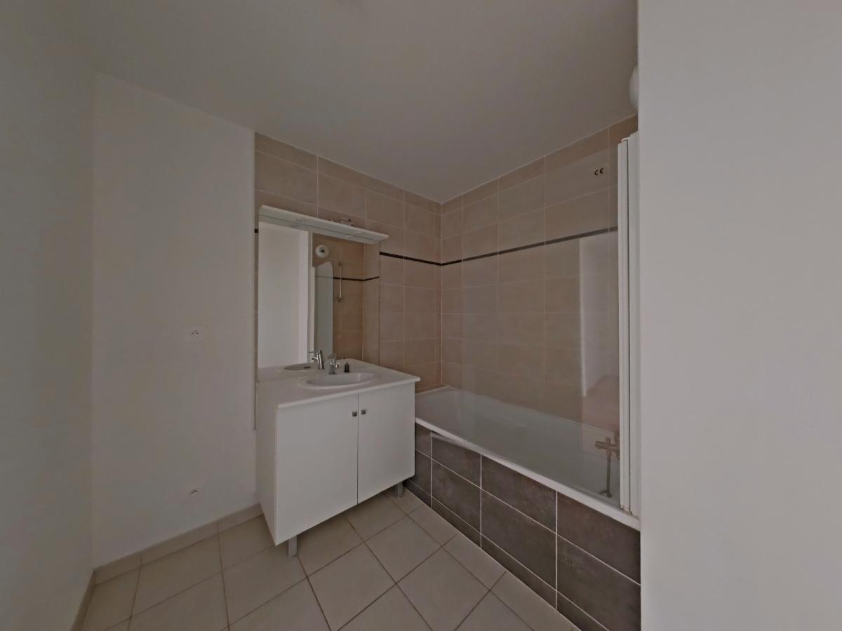 
																																							3 pièces - 
																																						RDC - 67m² - 699,29 € - Photo #5