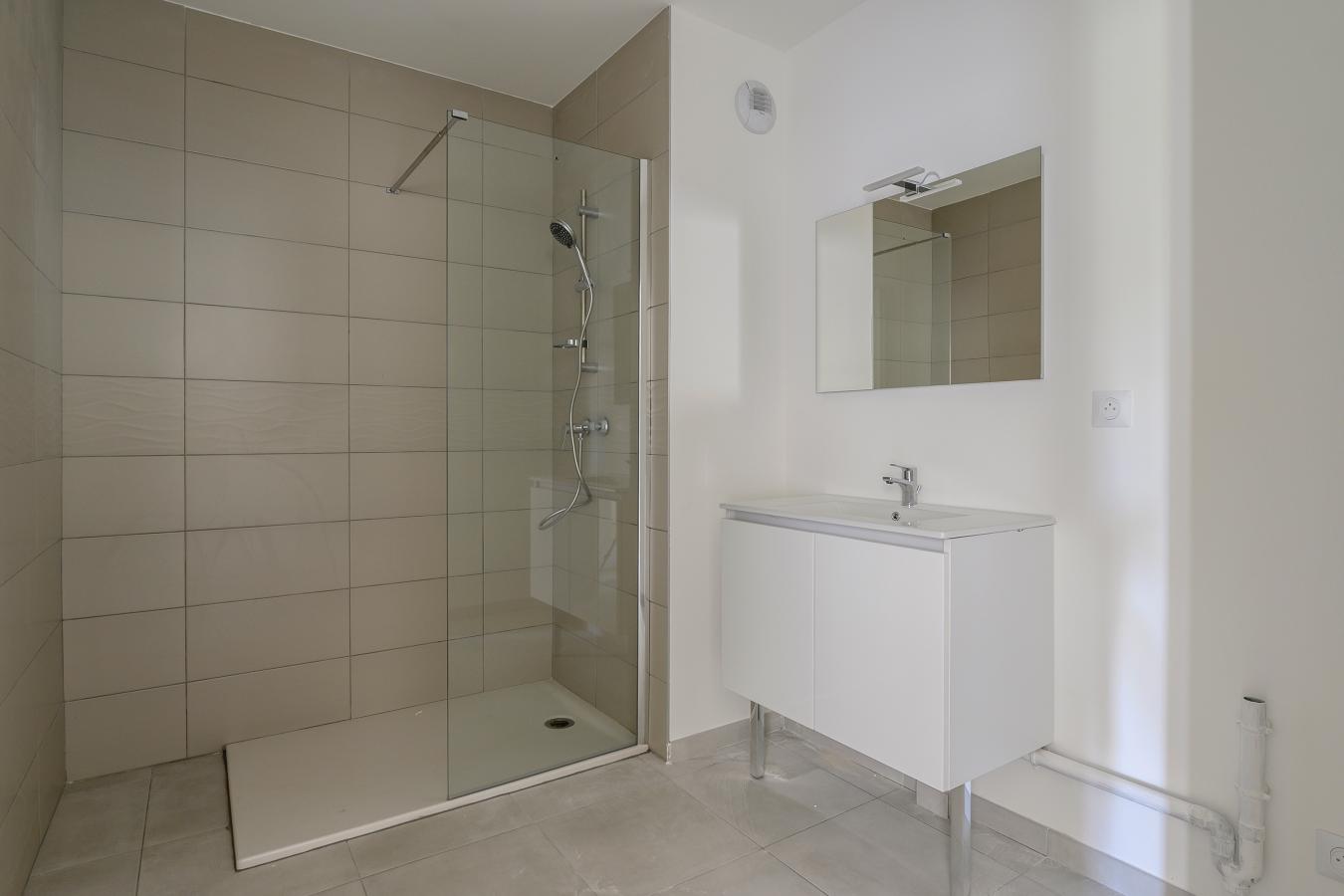
																																							3 pièces - 
																																						3ème étage - 64m² - 878,02 € - Photo #6