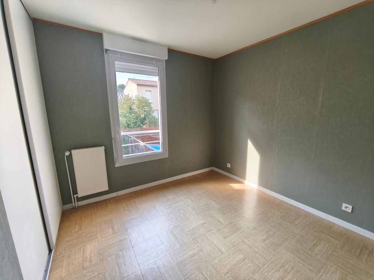 
																																							4 pièces - 
																																						RDC - 0m² - 165 000 € - Photo #4