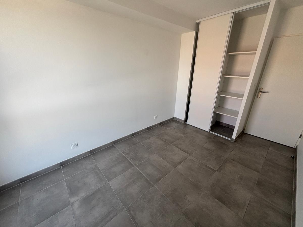 4 pièces - 6ème étage - 81m² - 1 062,96 € - Photo #3