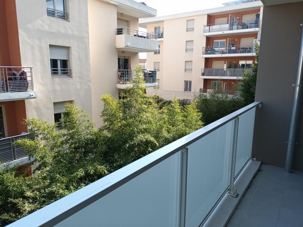 2 pièces - 3ème étage - 49m² - 955,83 € - Photo #2