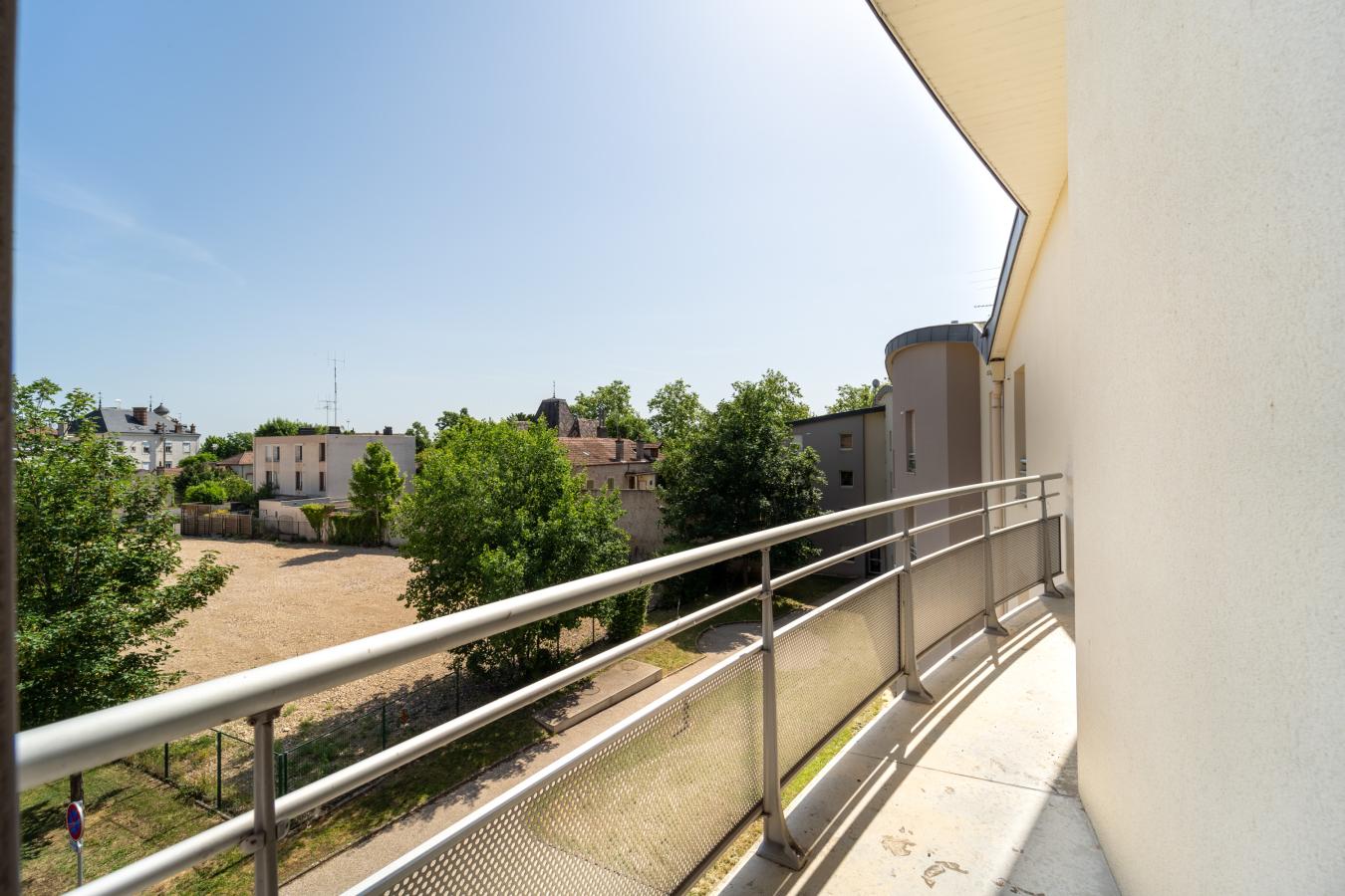 3 pièces - 1er étage - 70m² - 744,94 € - Photo #1