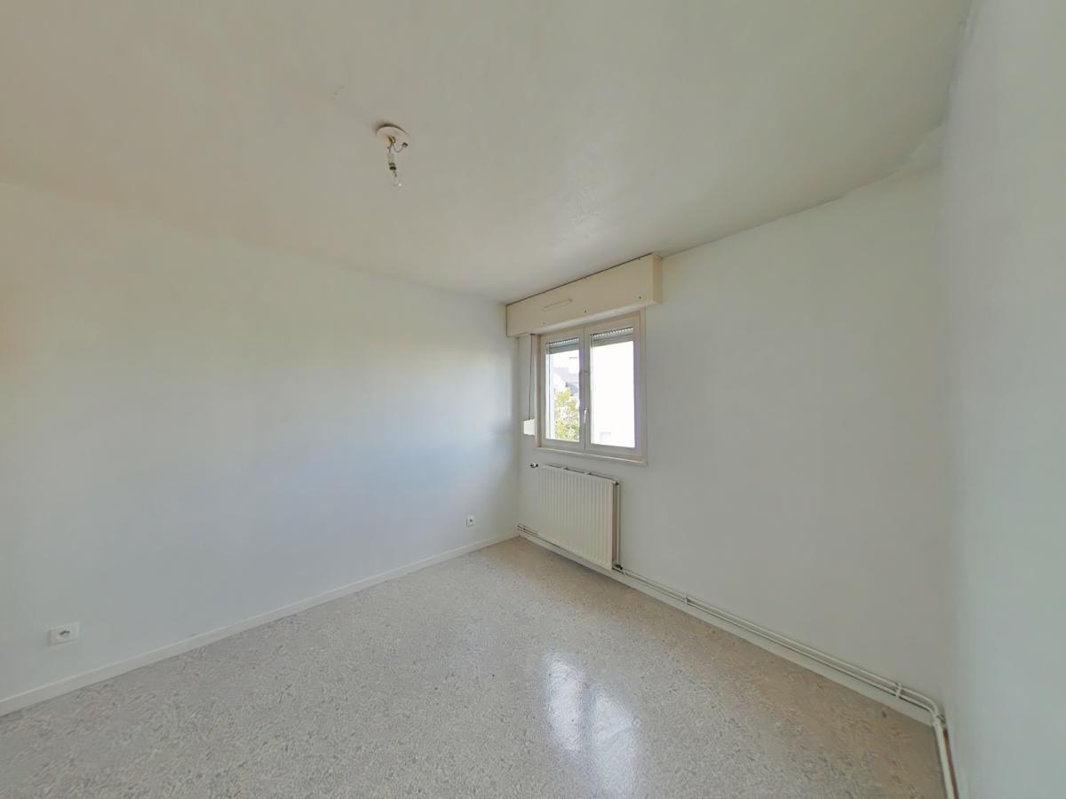 4 pièces - 1er étage - 83m² - 747,46 € - Photo #3