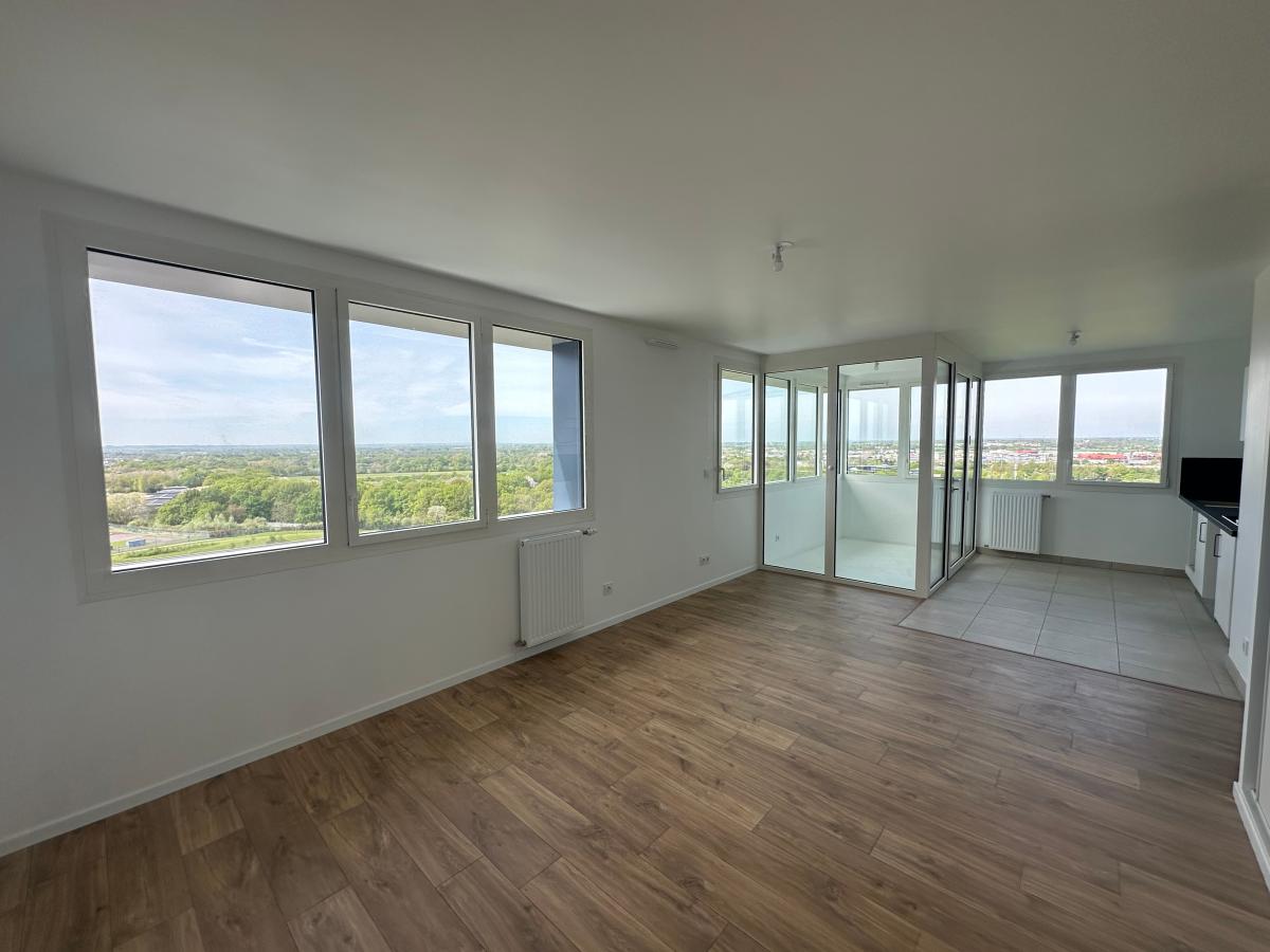 
																																							4 pièces - 
																																						15ème étage - 86m² - 1 096,60 € - Photo #2