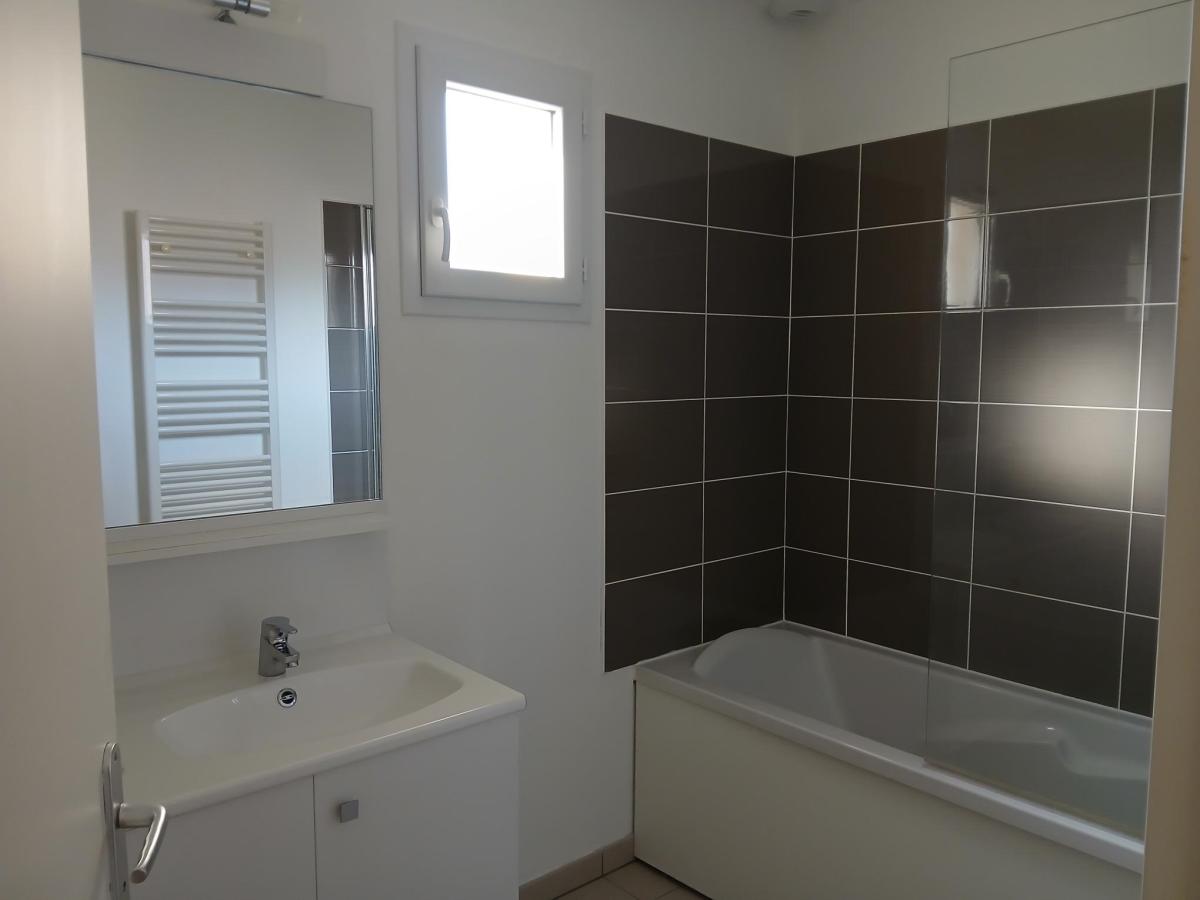 
																			4 pièces - 
																		RDC - 91m² - 668,30 € - Photo #4